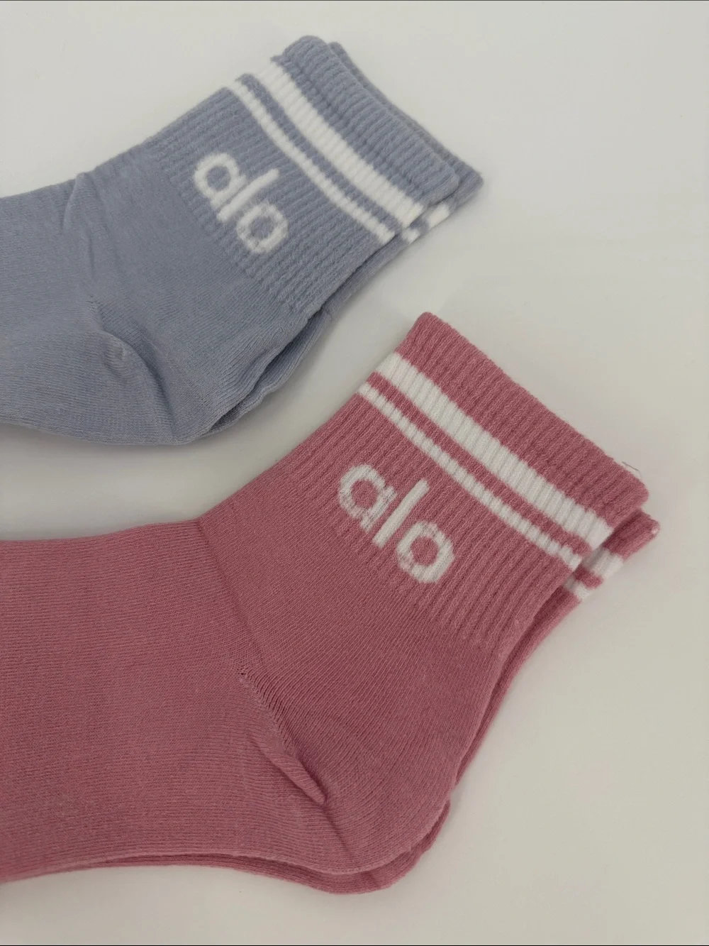 ALO Yoga Ankle Socks - Pink & Light Blue Duo